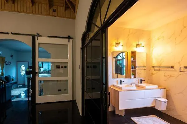 Guest house One Love Luxuray Guesthouse Montego Bay
