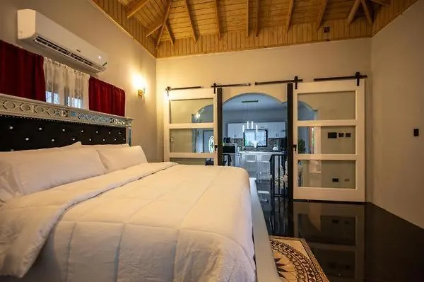Guest house One Love Luxuray Guesthouse Montego Bay