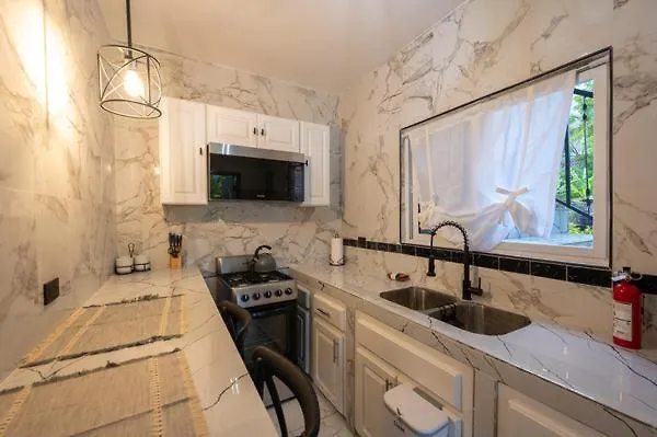 One Love Luxuray Guesthouse Montego Bay 0*,  Jamaica