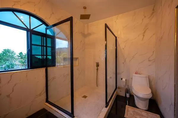 Guest house One Love Luxuray Guesthouse Montego Bay Jamaica